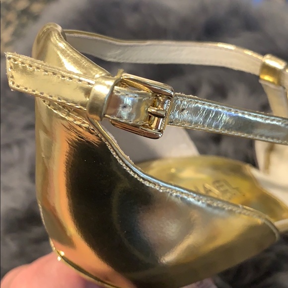 Michael Kors gold Heels *NEW* - Picture 6 of 8